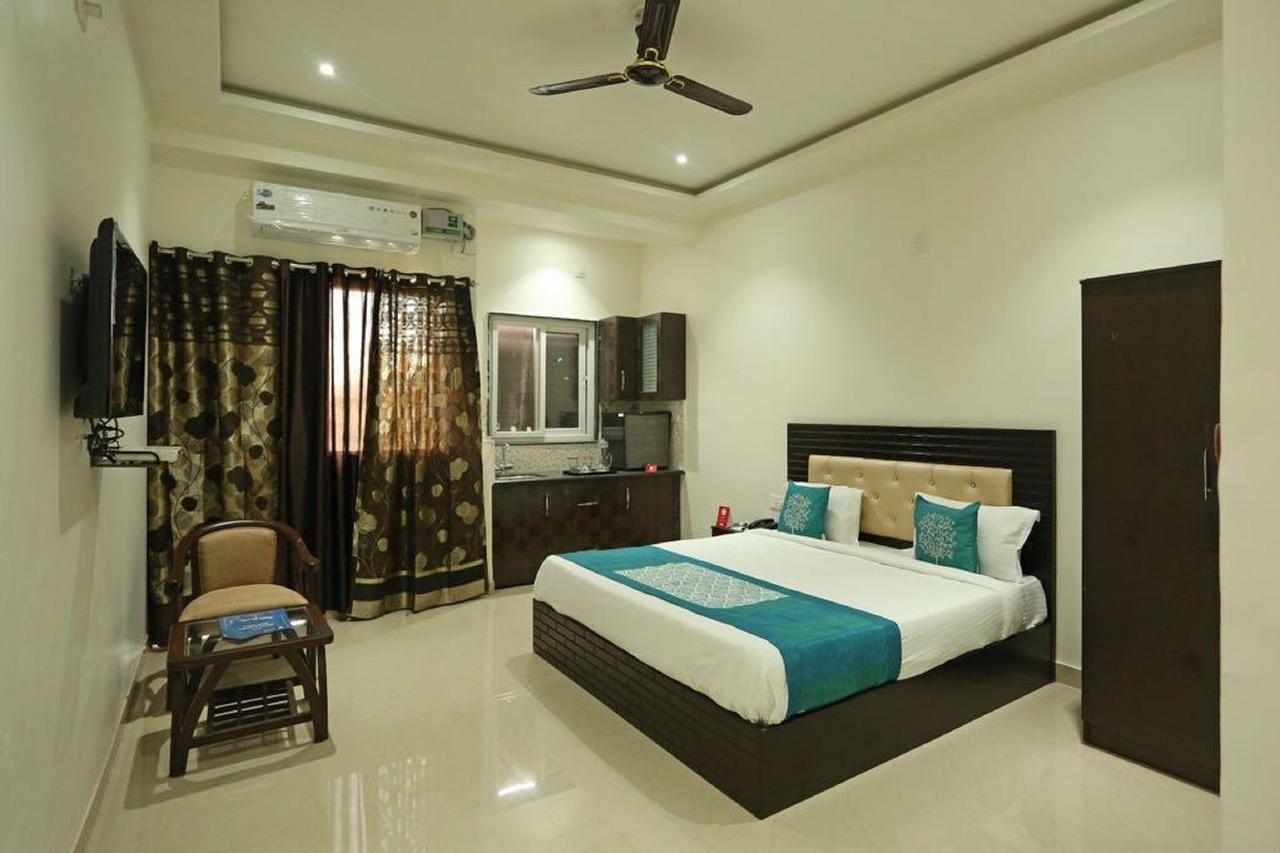 อนัมสา เรซิเดนซี Hotel วรินดาวัน ภายนอก รูปภาพ