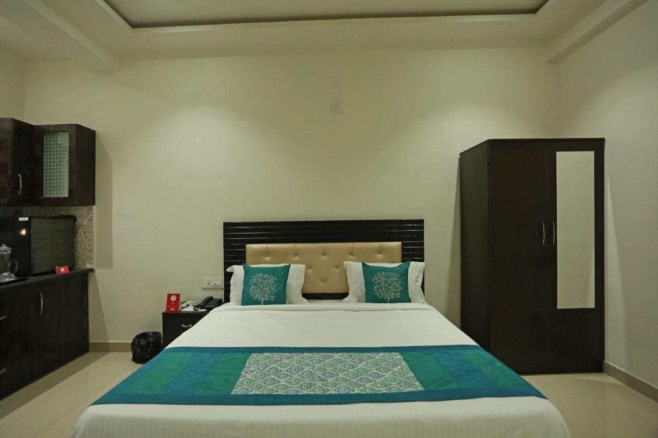 อนัมสา เรซิเดนซี Hotel วรินดาวัน ภายนอก รูปภาพ