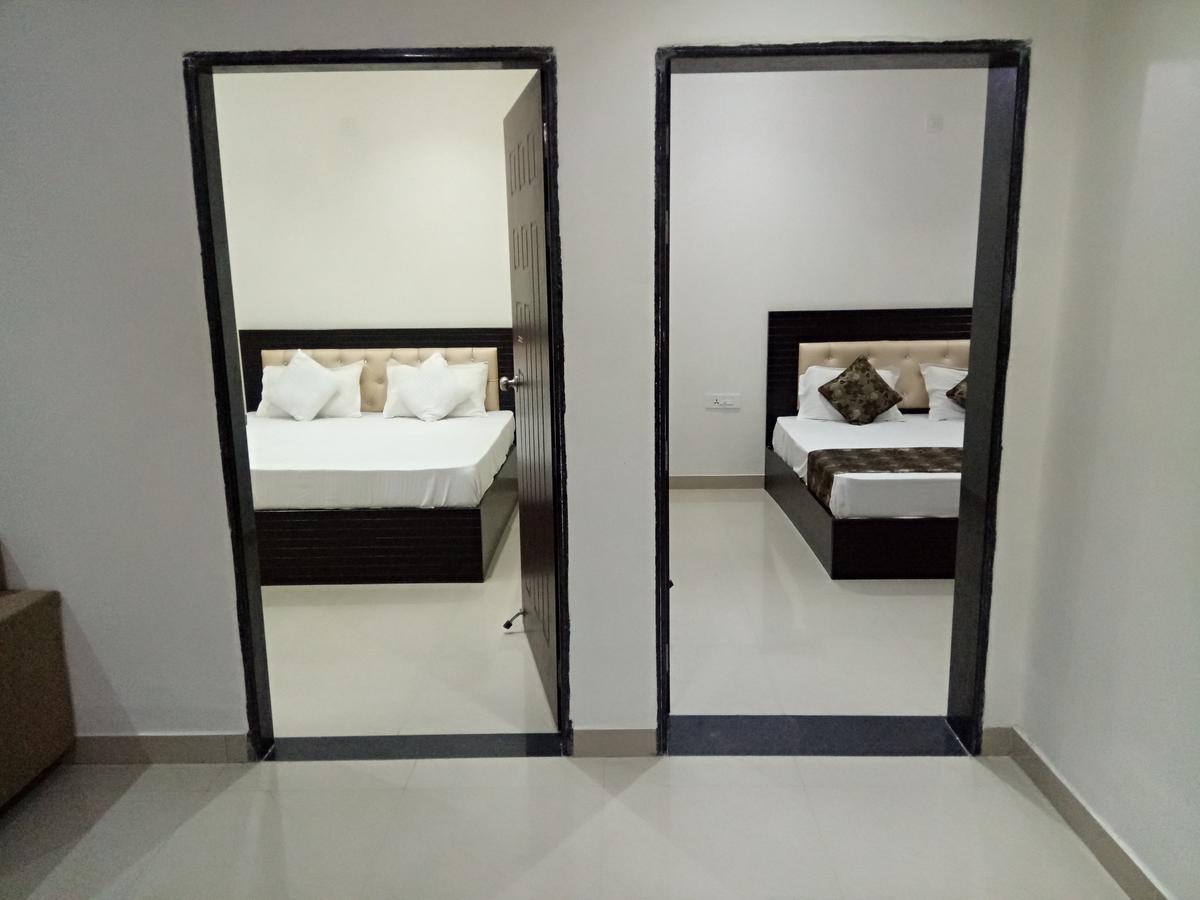 อนัมสา เรซิเดนซี Hotel วรินดาวัน ภายนอก รูปภาพ